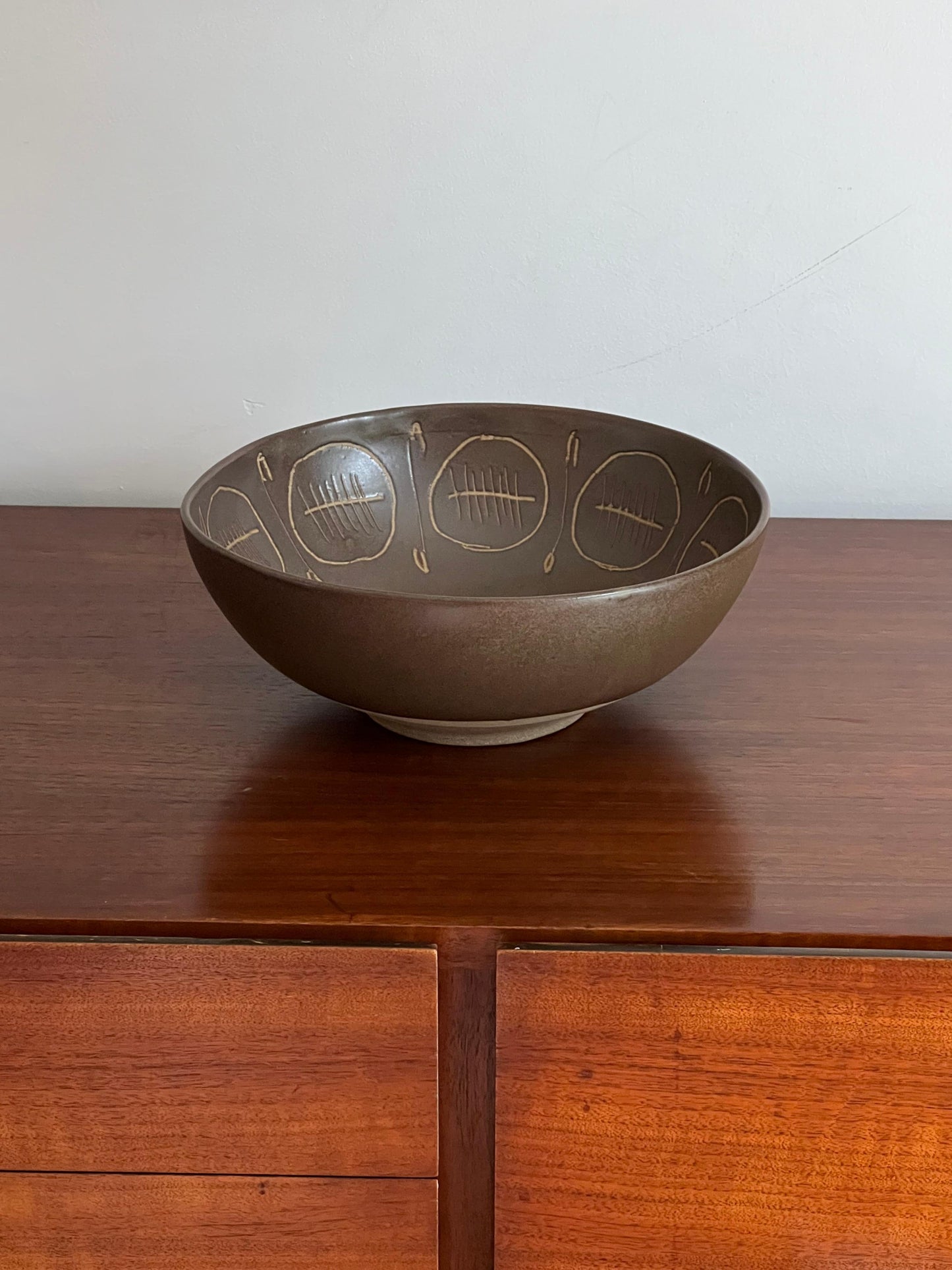 Frisman Vintage Large Martz Centerpiece Bowl by Jane and Gordon Martz, Marshall Studios, Ceramic