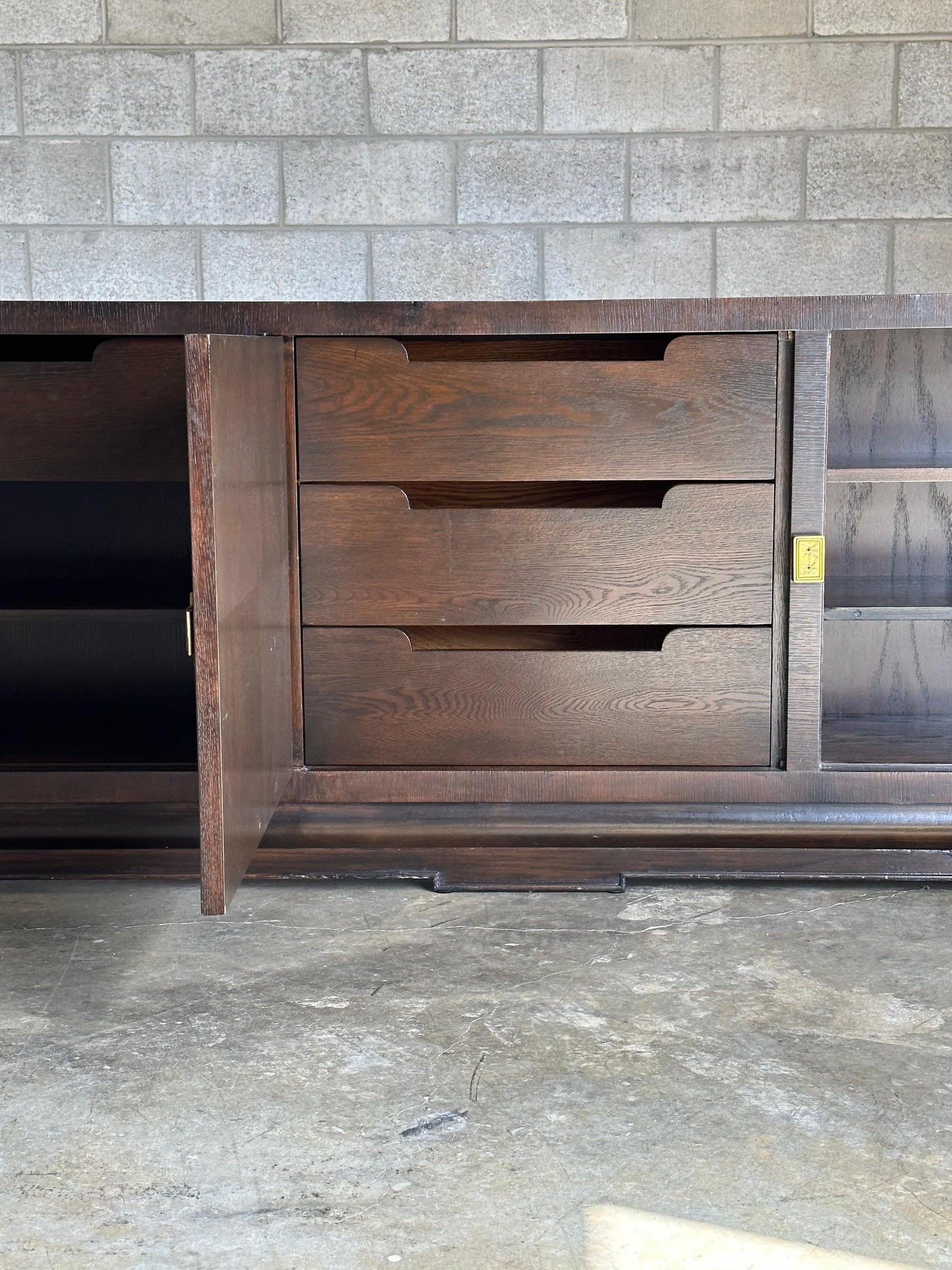 Frisman Vintage Tommi Parzinger Credenza/ Sideboard for Charak Modern