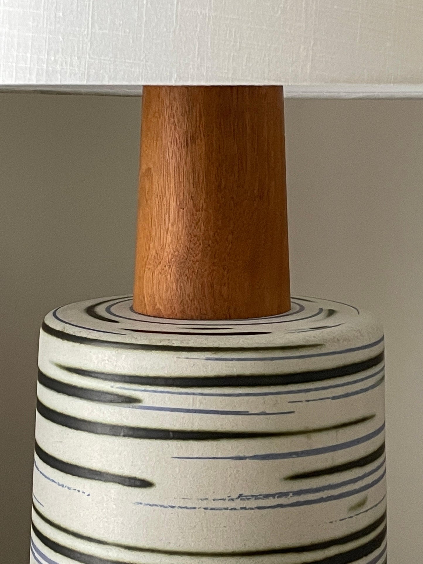 Frisman Vintage Large Ceramic Martz Table Lamp by Jane and Gordon Martz for Marshall Studios