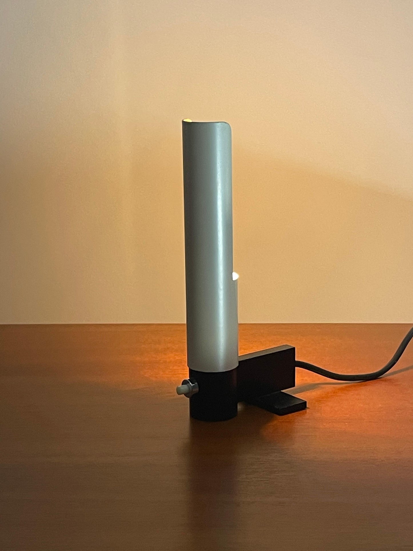 Frisman Vintage Gino Sarfatti for Arteluce Model 585 Minimalist Table Lamp