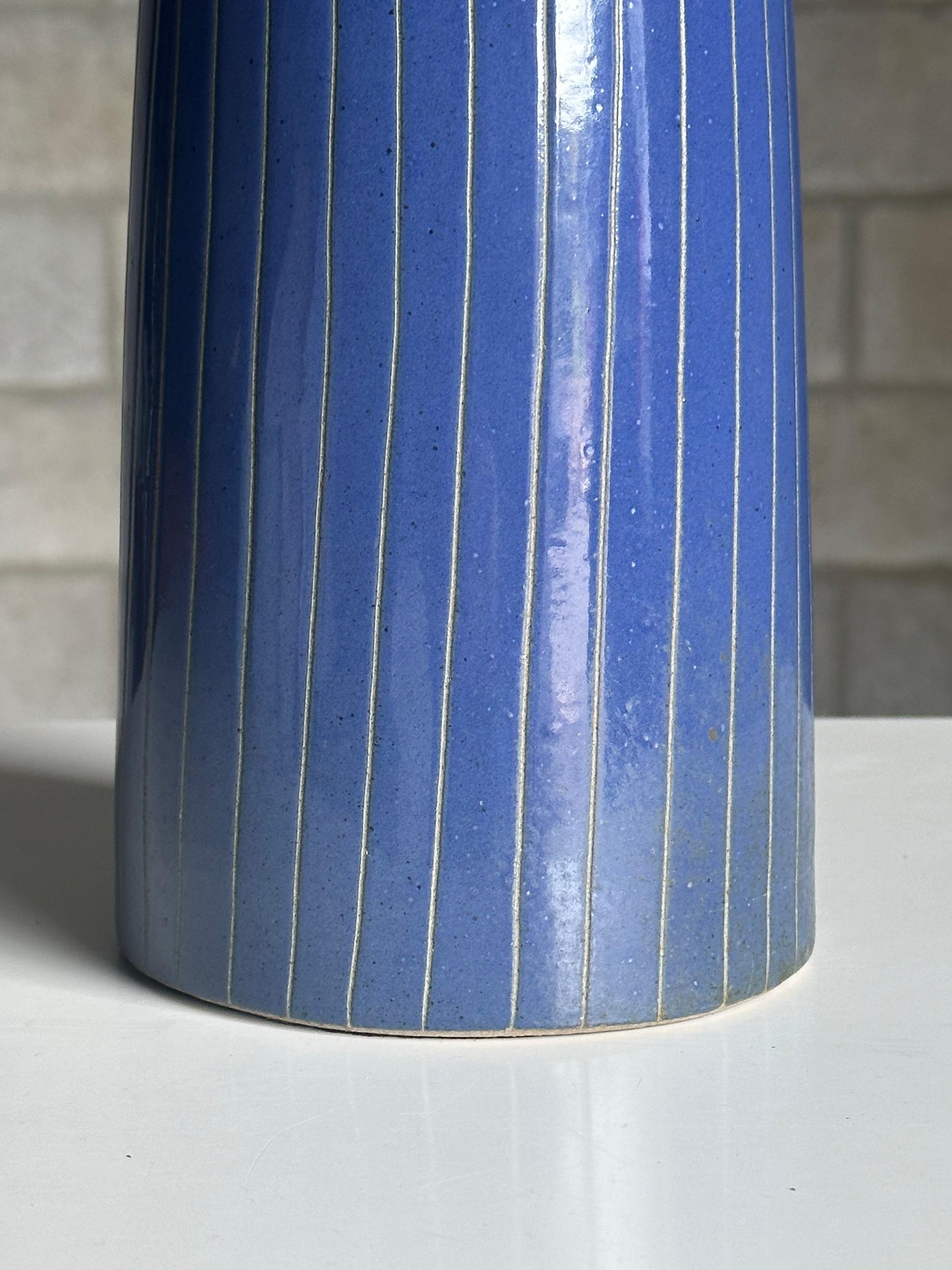 Frisman Vintage Martz Lamp by Jane and Gordon Martz/ Marshall Studios, ceramic and walnut