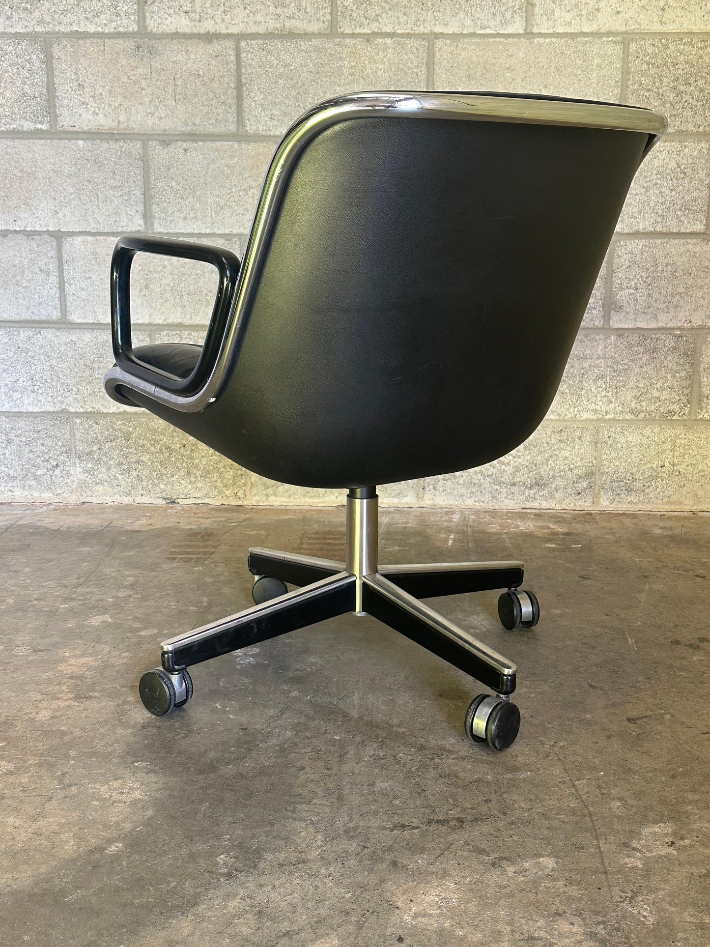 Frisman Vintage 1970s Charles Pollock for Knoll Office Desk Chair