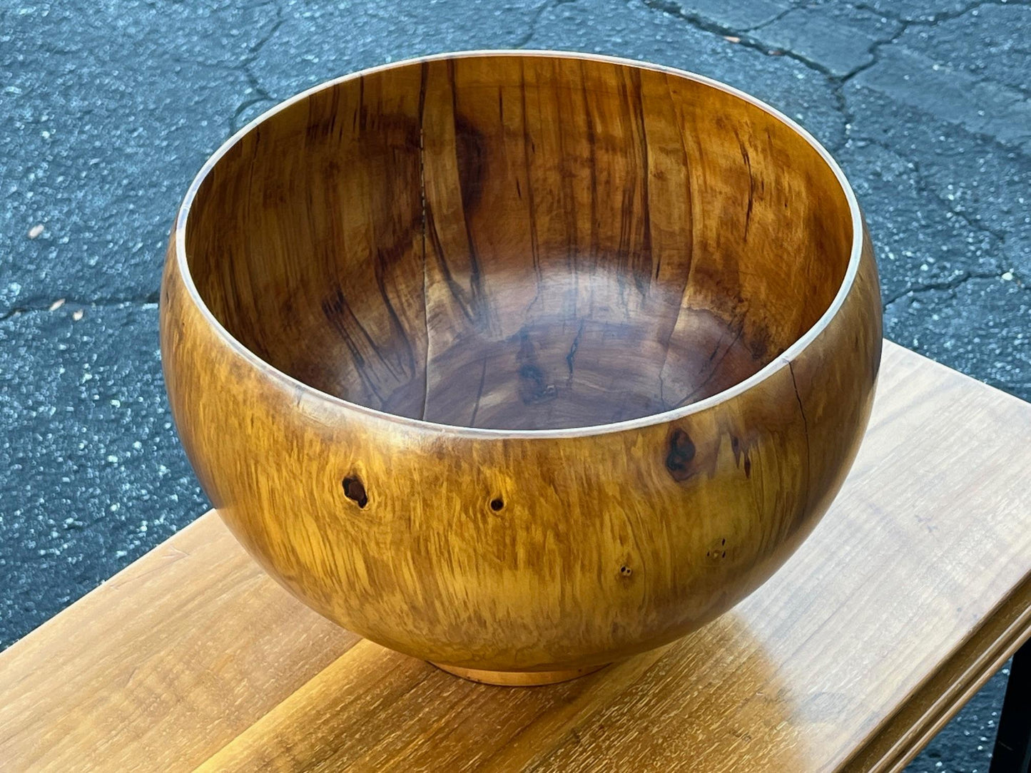 Frisman Vintage Ed Moulthrop Large Bowl in Figured Sweetgum Wood