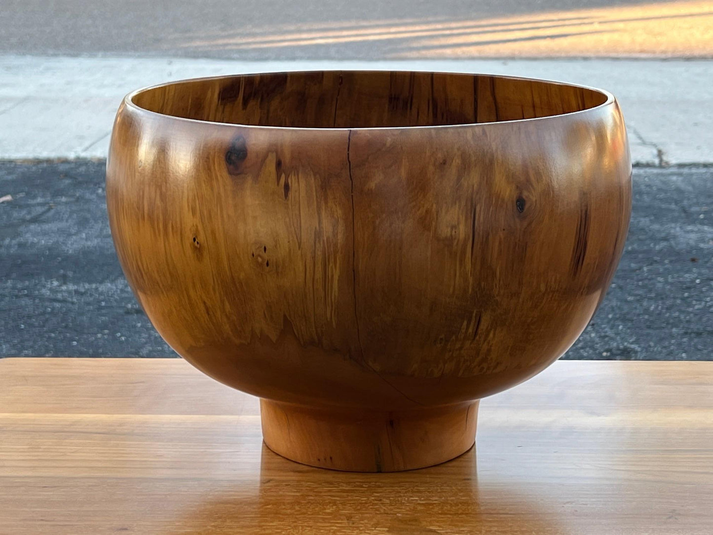 Frisman Vintage Ed Moulthrop Large Bowl in Figured Sweetgum Wood