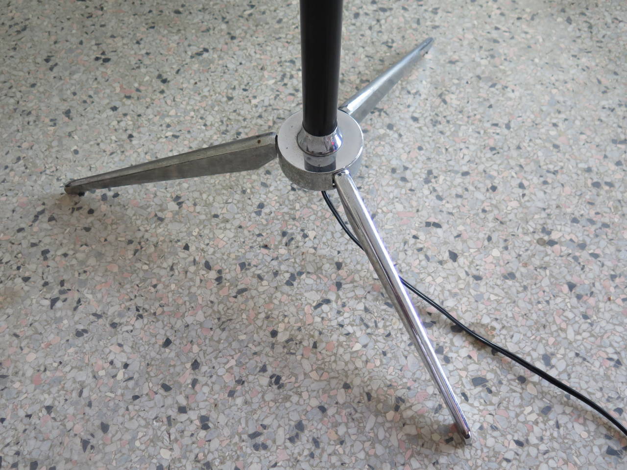 Frisman Vintage Triennale Style Midcentury Italian Floor Lamp, circa 1960s