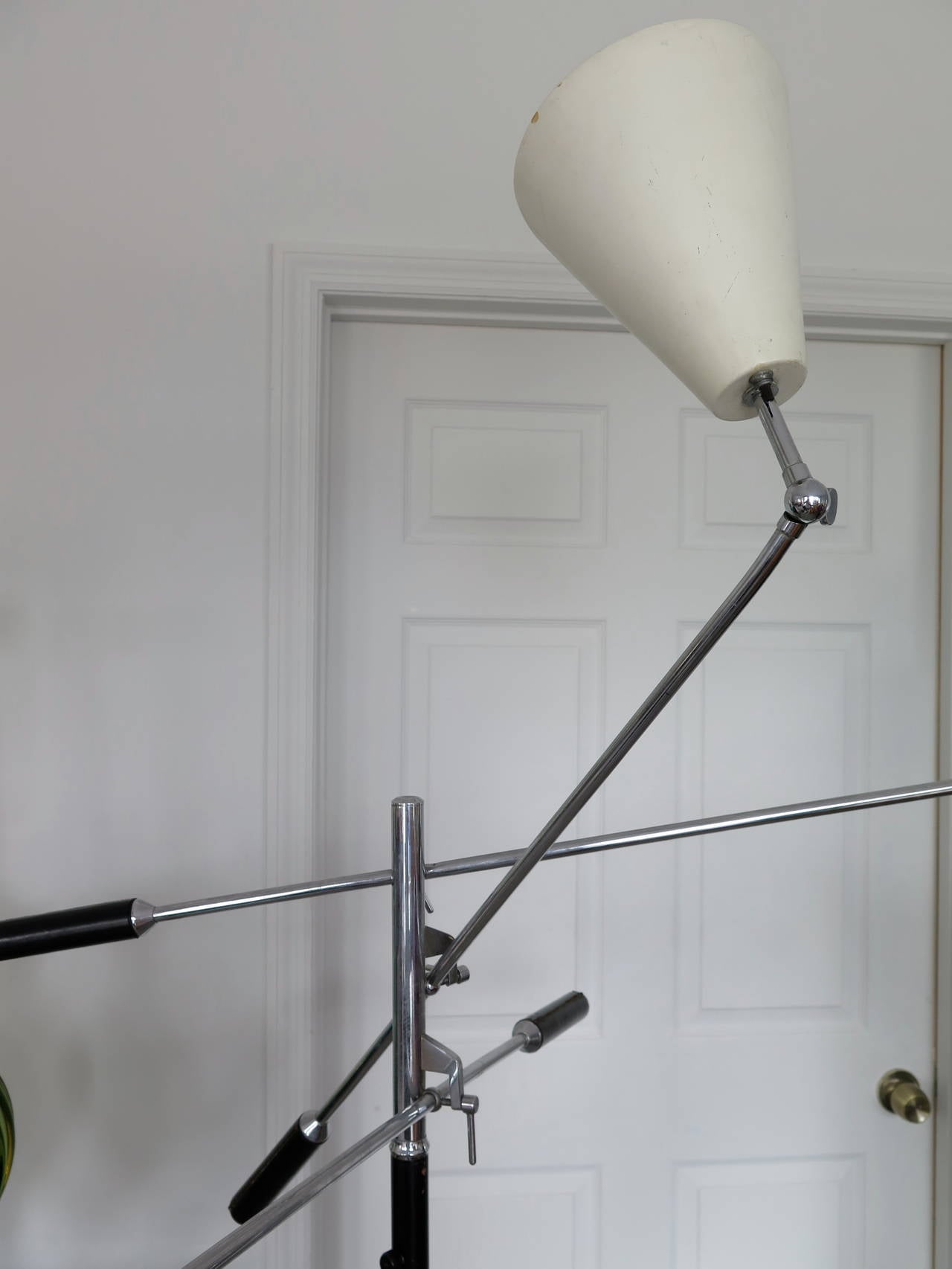 Frisman Vintage Triennale Style Midcentury Italian Floor Lamp, circa 1960s