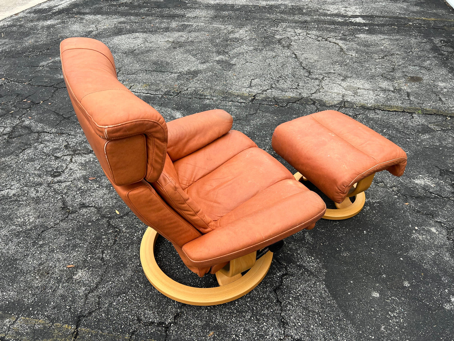 Frisman Vintage Ekornes Stressless Cognac Leather Reclining Swivel Lounge Chair with Ottoman