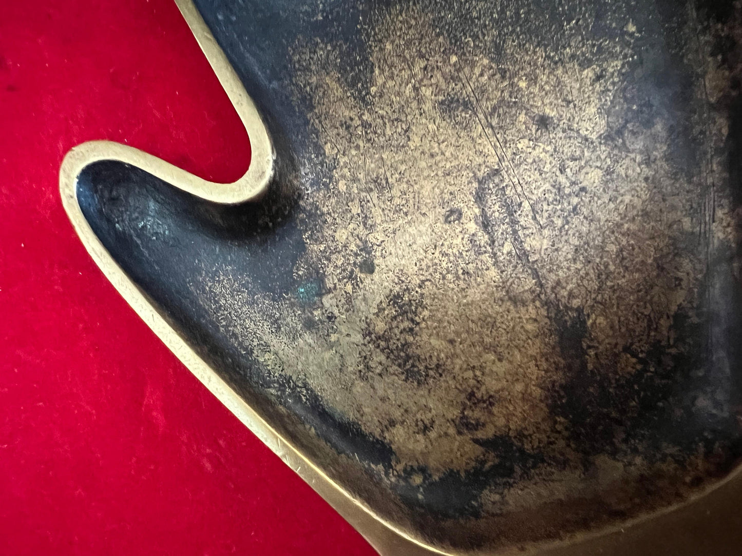 Frisman Vintage Sculptural Werkstätte Hagenauer Modernist Brass Hand Ashtray, Austria, 1950s