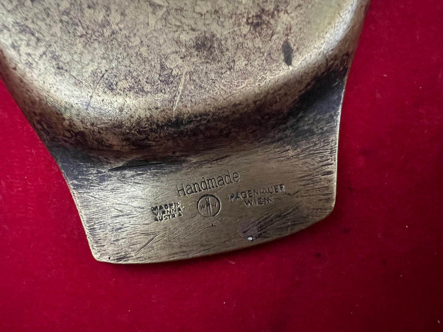 Frisman Vintage Sculptural Werkstätte Hagenauer Modernist Brass Hand Ashtray, Austria, 1950s