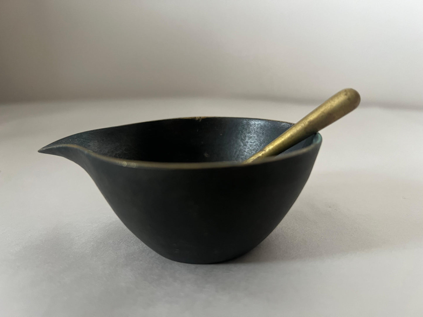 Frisman Vintage Sculptural Werkstätte Hagenauer Modernist Brass Bowl Pestle, Austria, 1950s