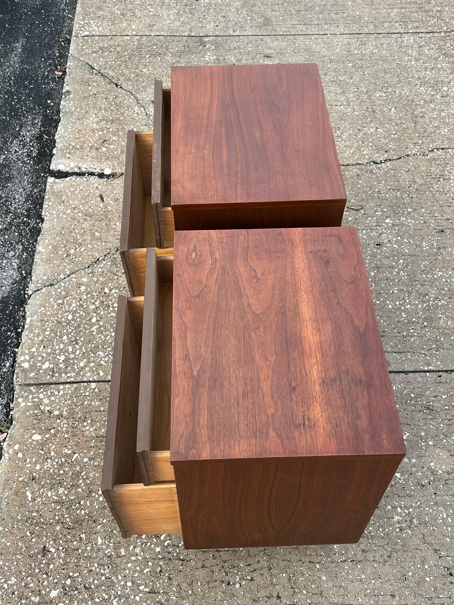Frisman Vintage A Pair of Mainline by Hooker Mid Century Night Stands ca' 1960's