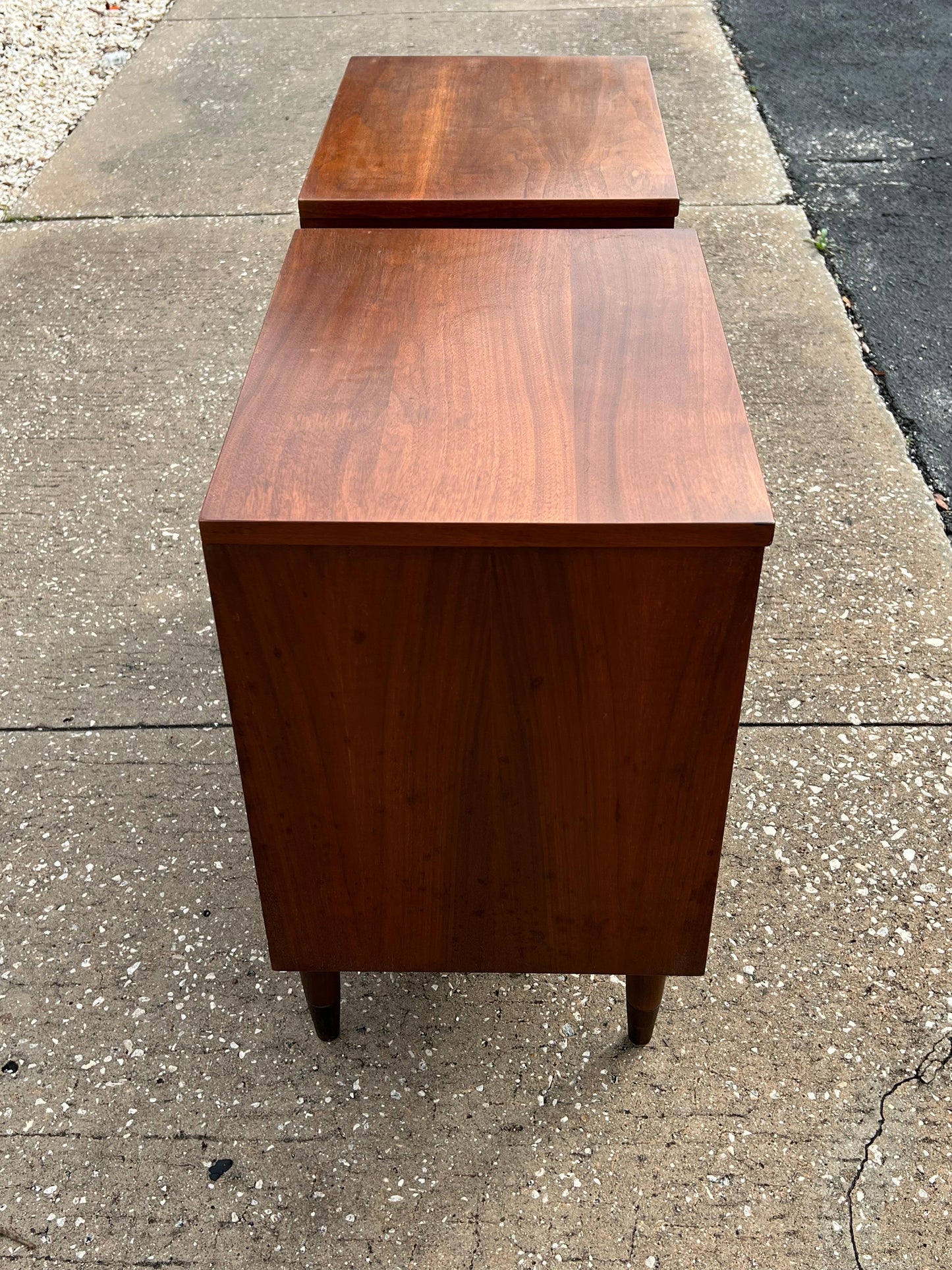 Frisman Vintage A Pair of Mainline by Hooker Mid Century Night Stands ca' 1960's
