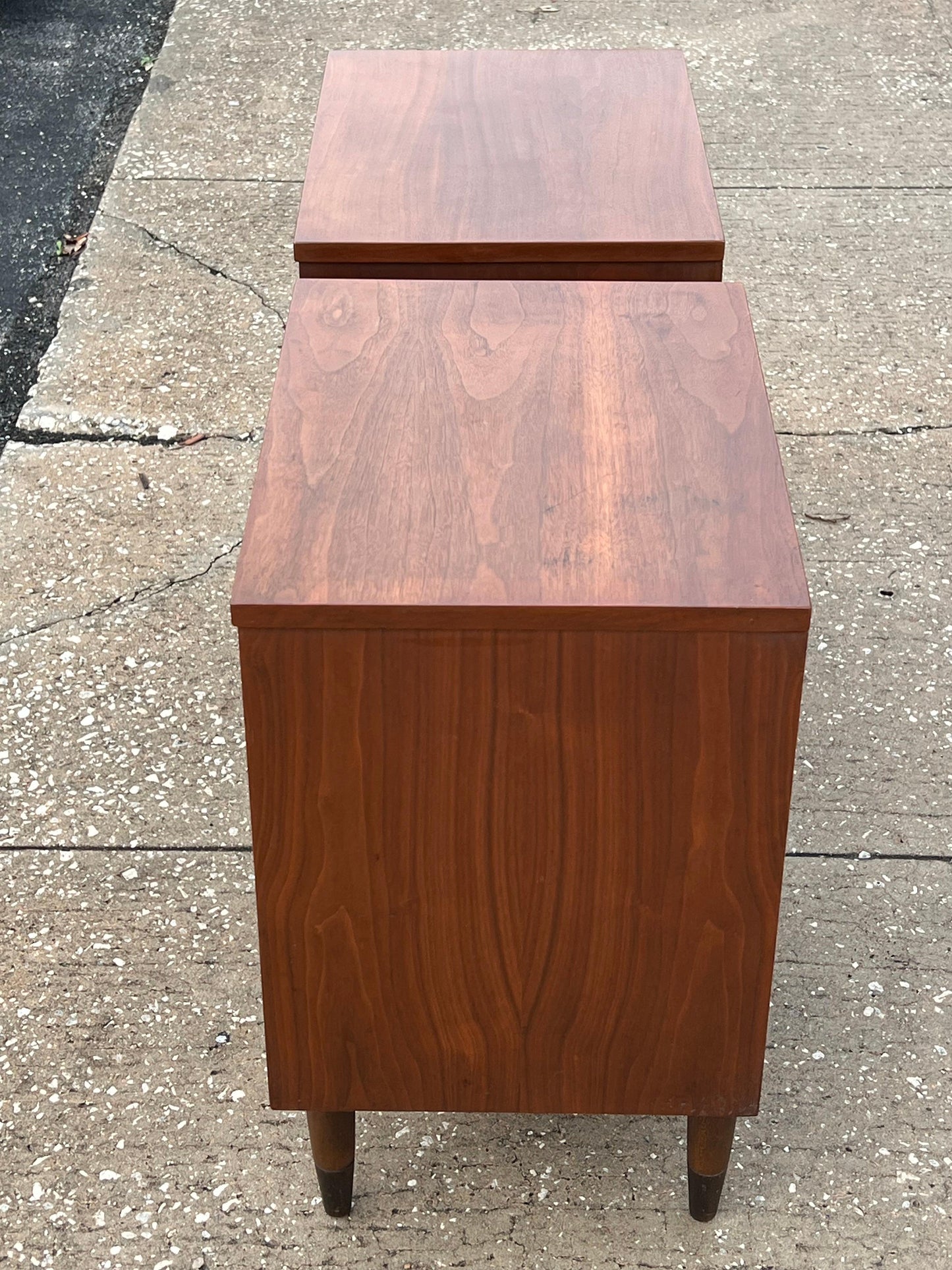 Frisman Vintage A Pair of Mainline by Hooker Mid Century Night Stands ca' 1960's