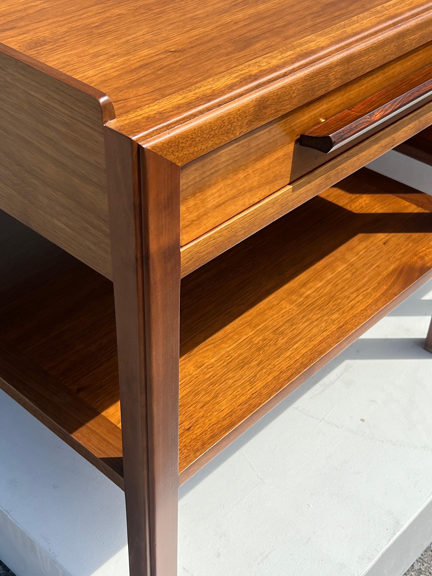 Frisman Vintage A Pair Of Classic End Tables By Edward Wormley For Dunbar In Walnut Ca' 1960's