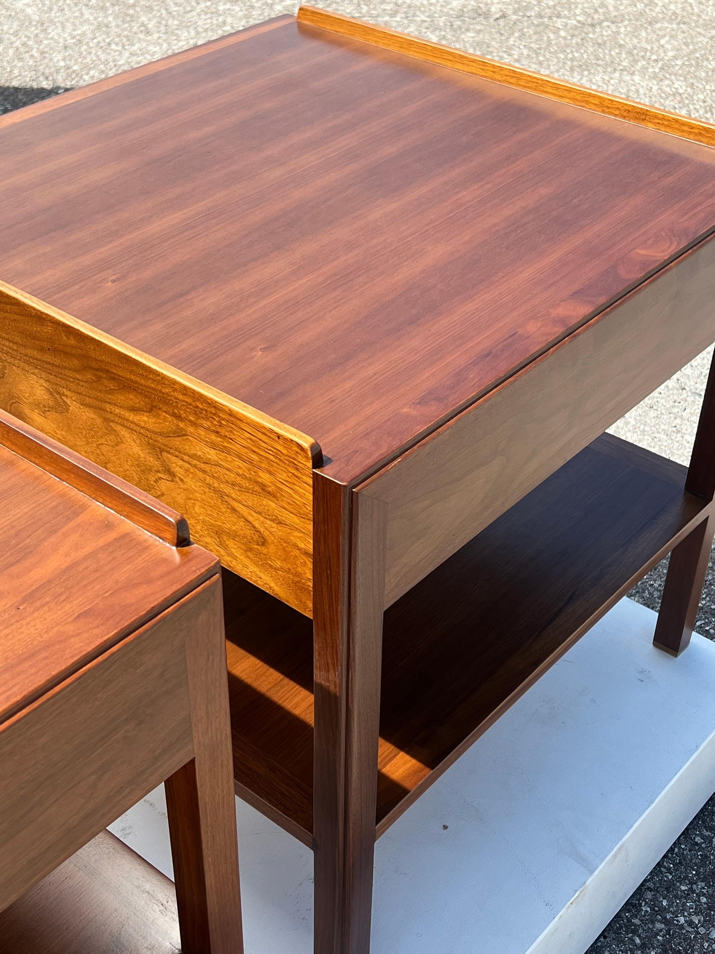 Frisman Vintage A Pair Of Classic End Tables By Edward Wormley For Dunbar In Walnut Ca' 1960's