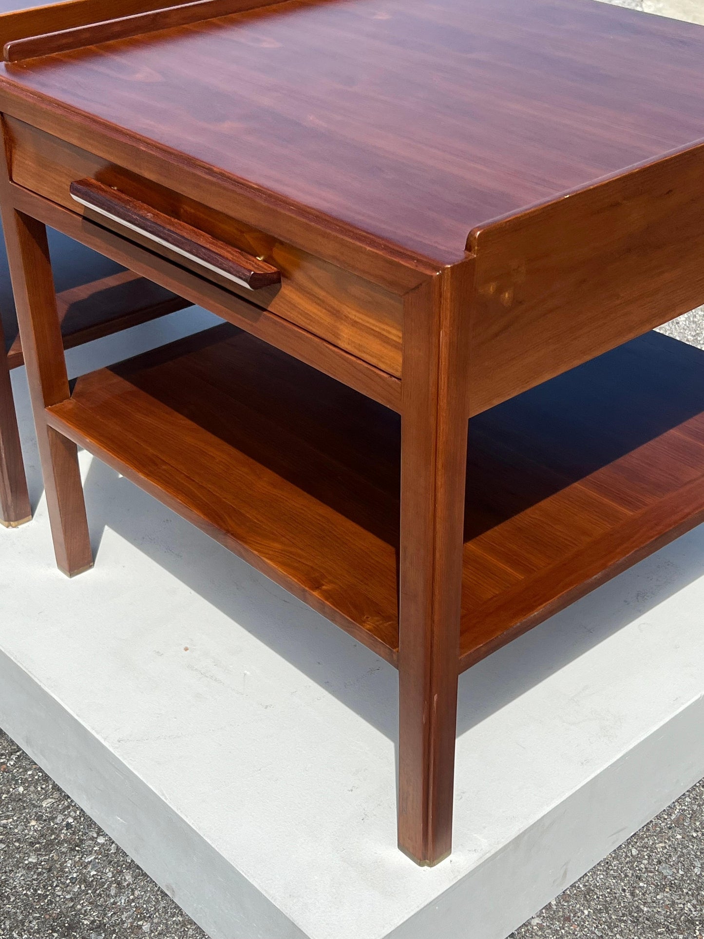 Frisman Vintage A Pair Of Classic End Tables By Edward Wormley For Dunbar In Walnut Ca' 1960's