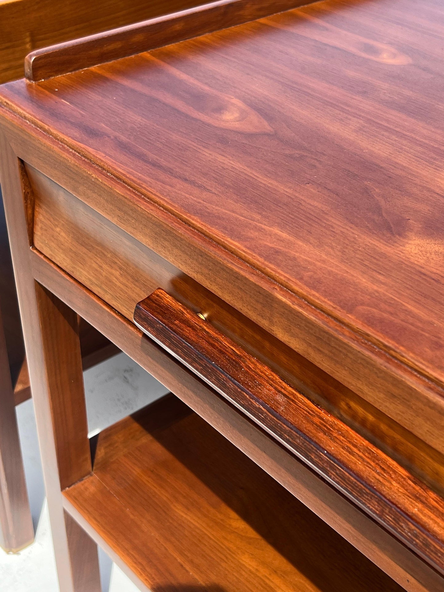 Frisman Vintage A Pair Of Classic End Tables By Edward Wormley For Dunbar In Walnut Ca' 1960's