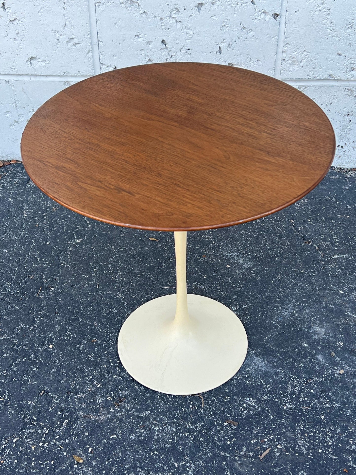 Frisman Vintage Original Eero Saarinen for Knoll International Tulip Side Table Walnut Top