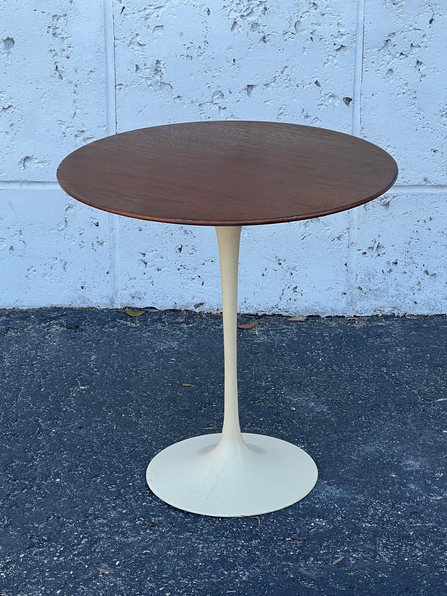 Frisman Vintage Original Eero Saarinen for Knoll International Tulip Side Table Walnut Top