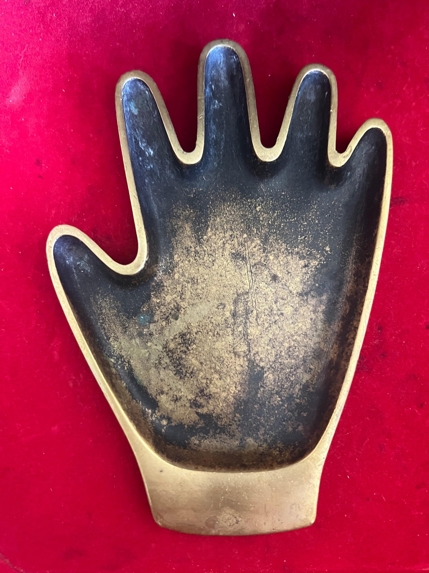 Frisman Vintage Sculptural Werkstätte Hagenauer Modernist Brass Hand Ashtray, Austria, 1950s