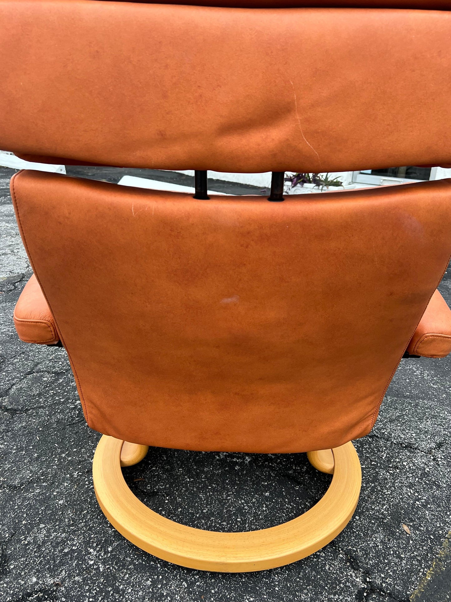 Frisman Vintage Ekornes Stressless Cognac Leather Reclining Swivel Lounge Chair with Ottoman