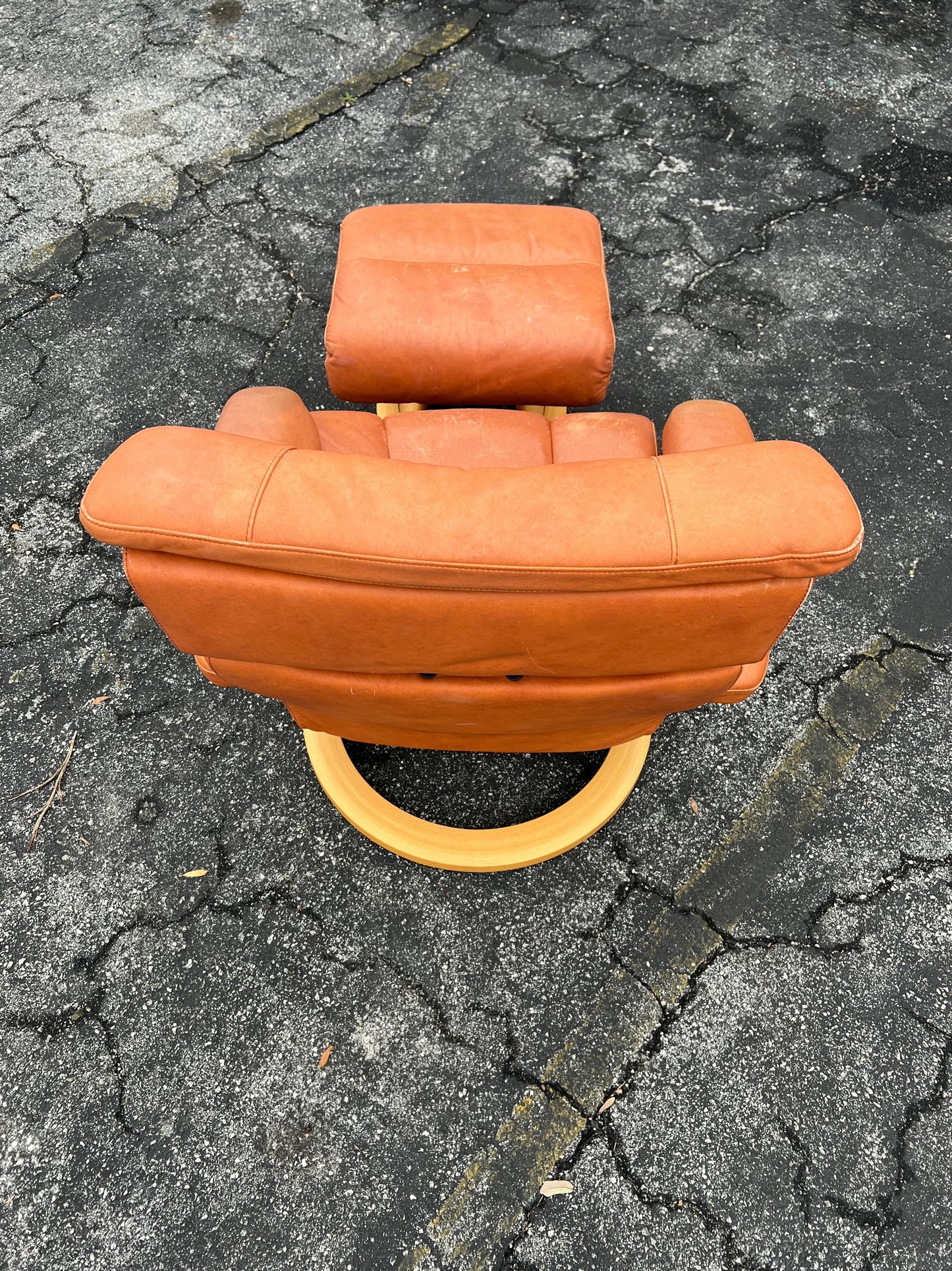 Frisman Vintage Ekornes Stressless Cognac Leather Reclining Swivel Lounge Chair with Ottoman