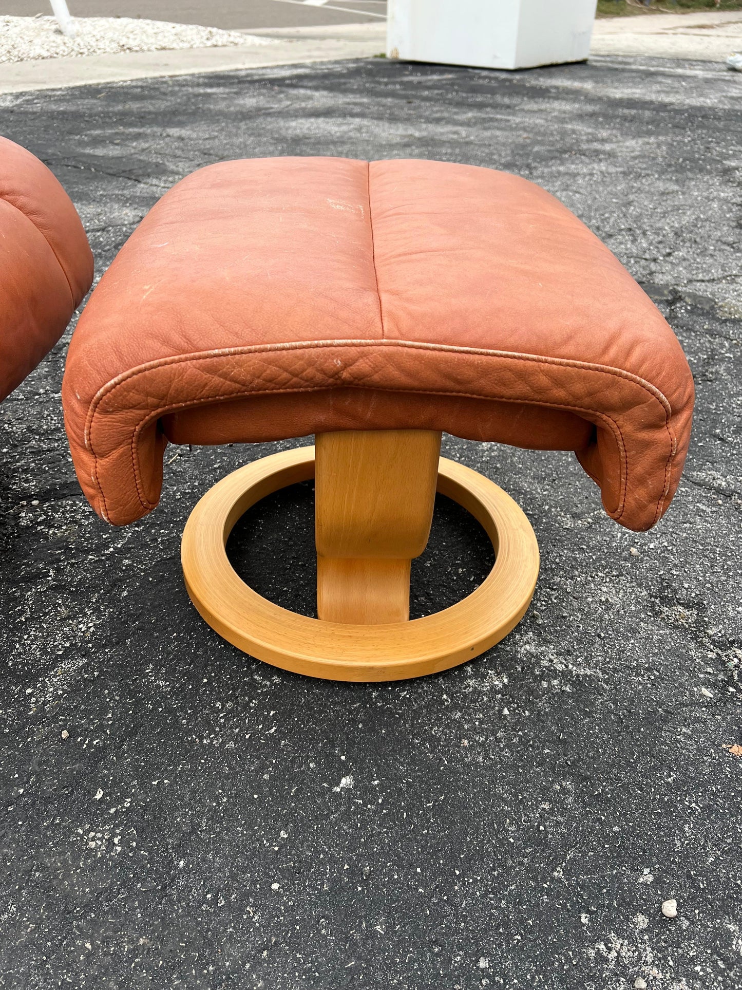 Frisman Vintage Ekornes Stressless Cognac Leather Reclining Swivel Lounge Chair with Ottoman