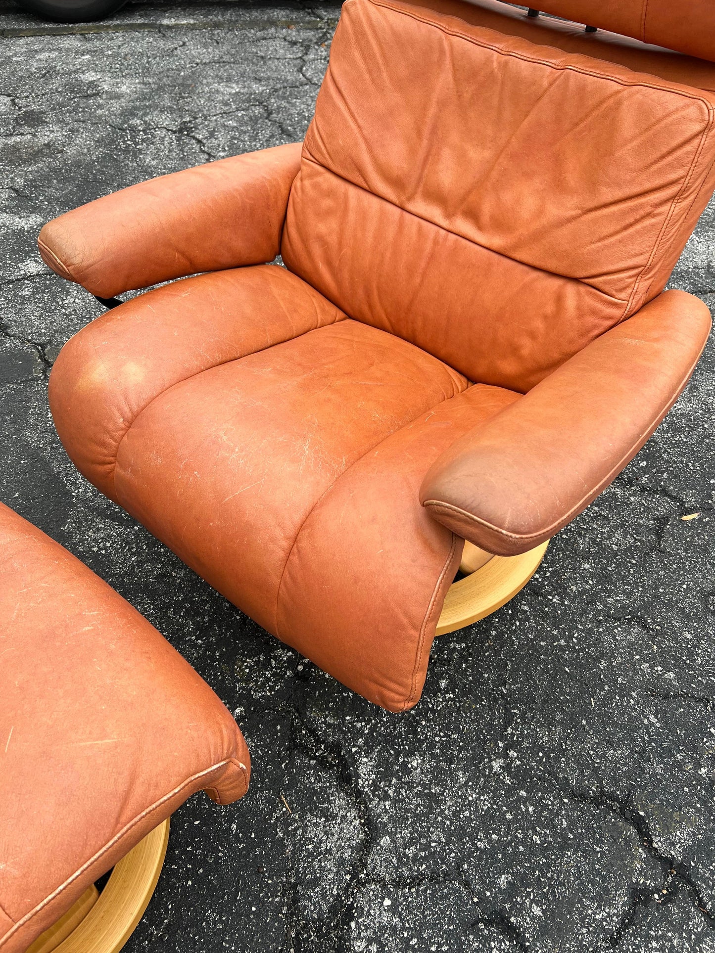 Frisman Vintage Ekornes Stressless Cognac Leather Reclining Swivel Lounge Chair with Ottoman