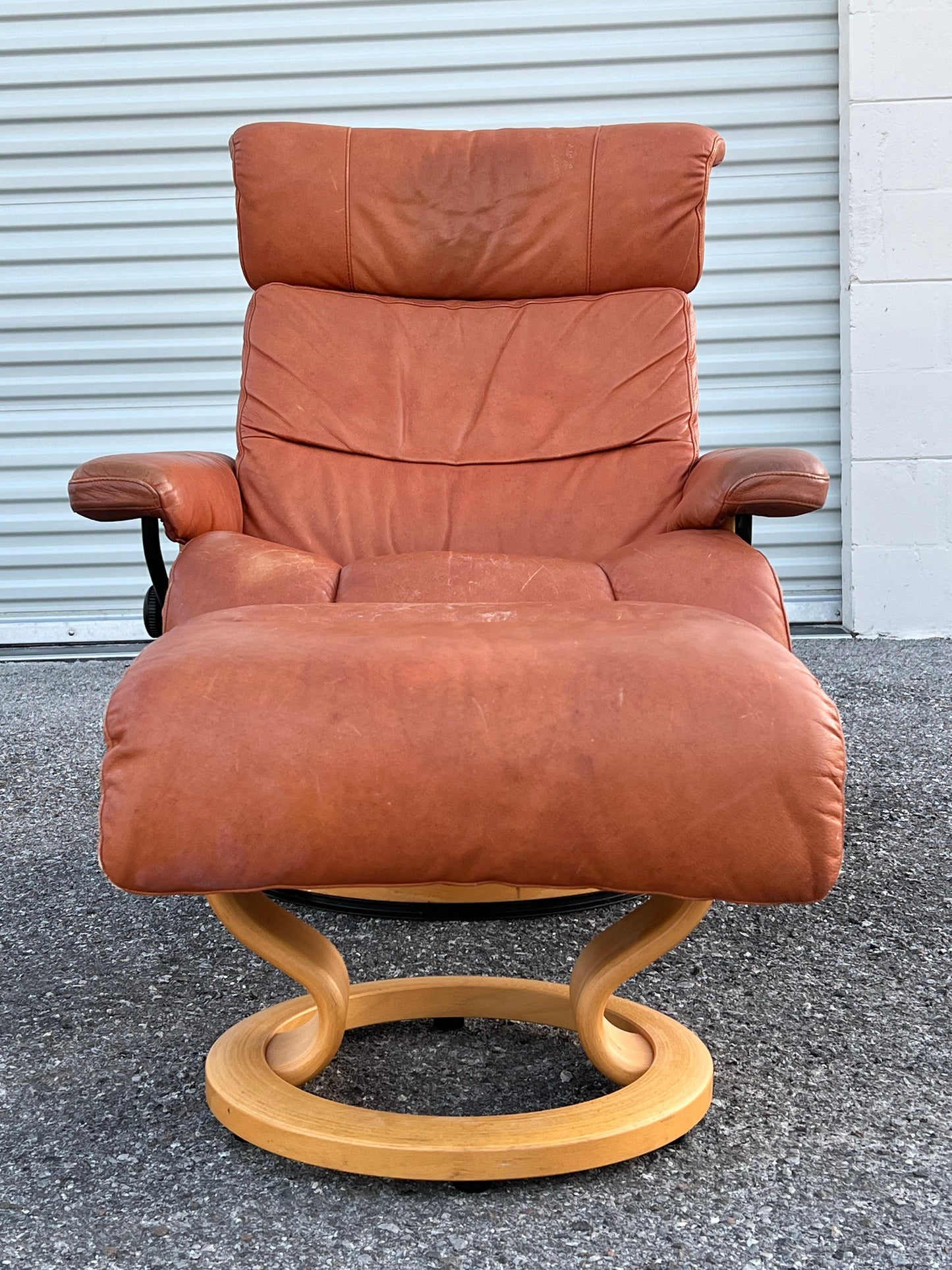 Frisman Vintage Ekornes Stressless Cognac Leather Reclining Swivel Lounge Chair with Ottoman