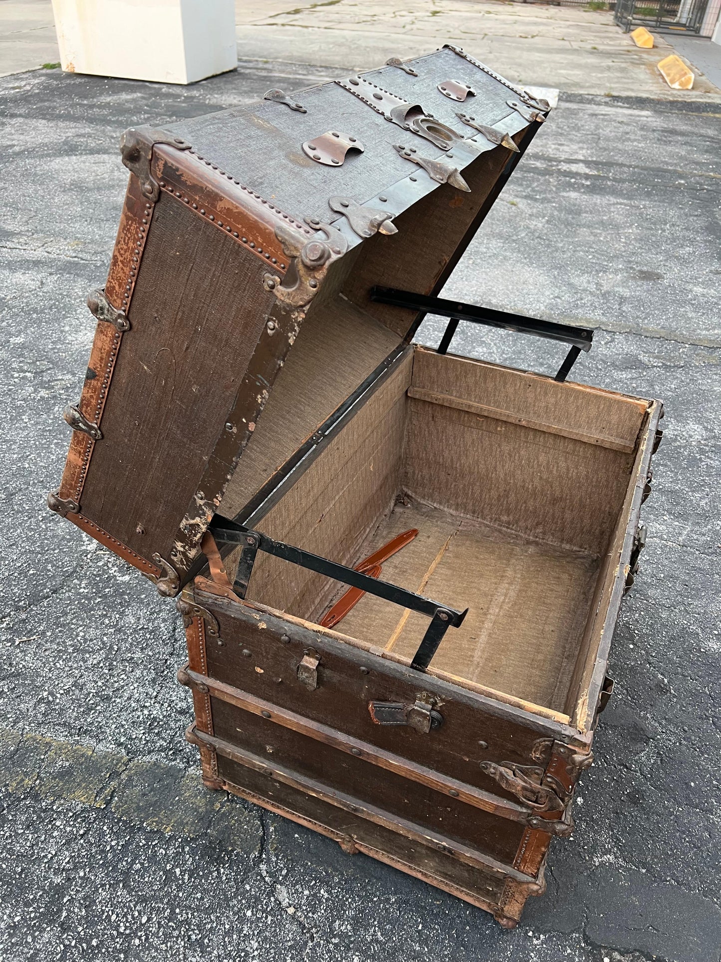 Frisman Vintage Antique Steamer Trunk Late 19th Century