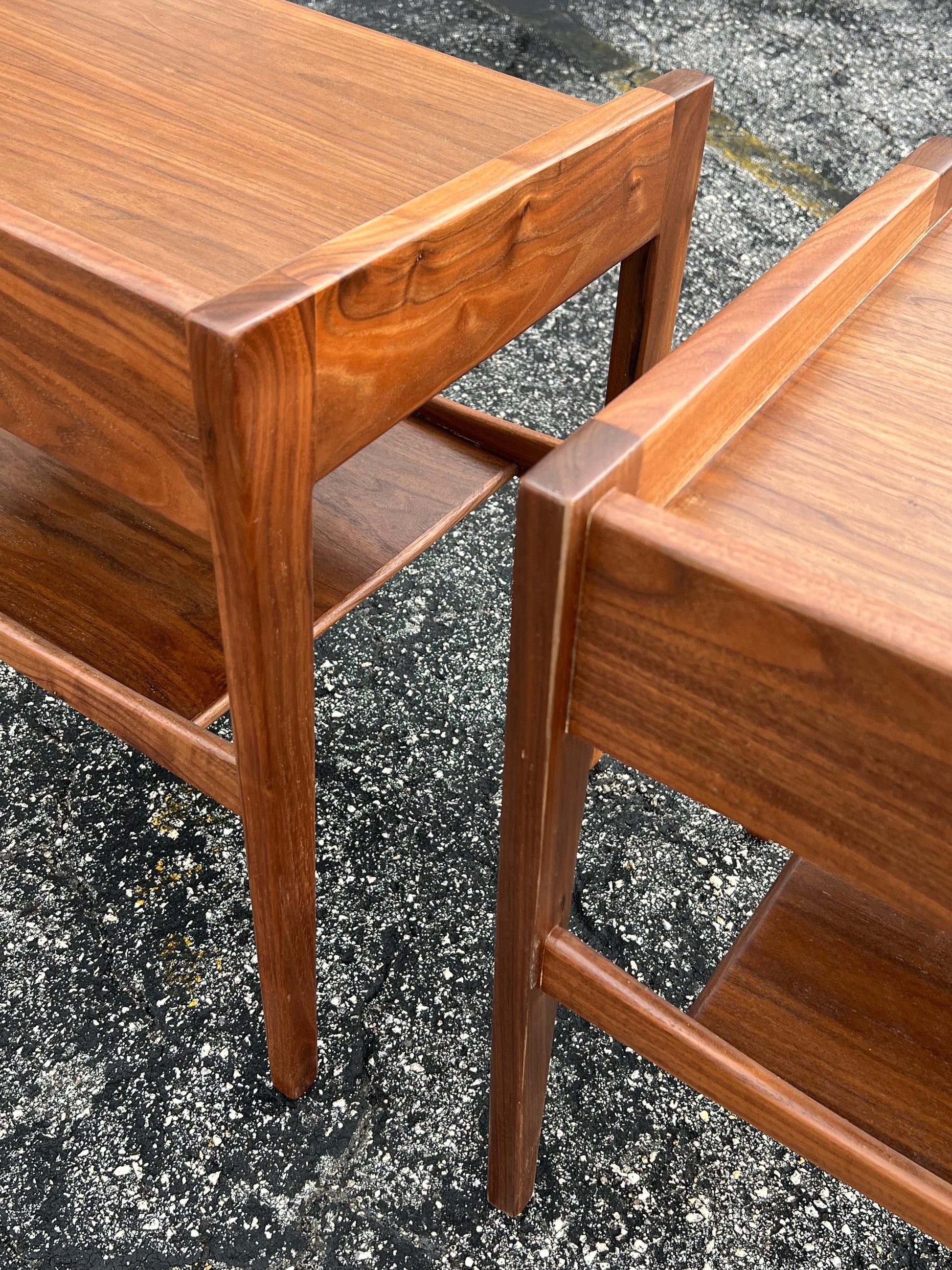 Frisman Vintage A Pair Of Jens Risom Night Stands in Walnut ca' 1960's