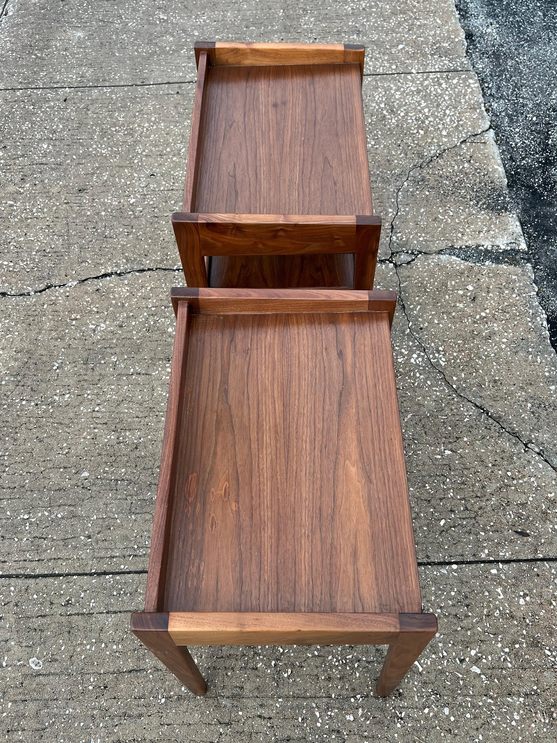 Frisman Vintage A Pair Of Jens Risom Night Stands in Walnut ca' 1960's