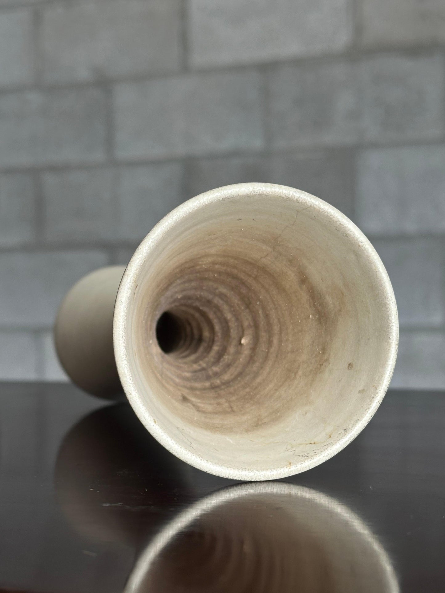 Frisman Vintage 1950s Swedish Architectural Hourglass Vase by Syco in Matte Ivory