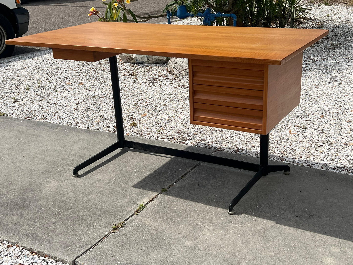 Frisman Vintage Osvaldo Borsani for Tecno Desk, circa 1950s