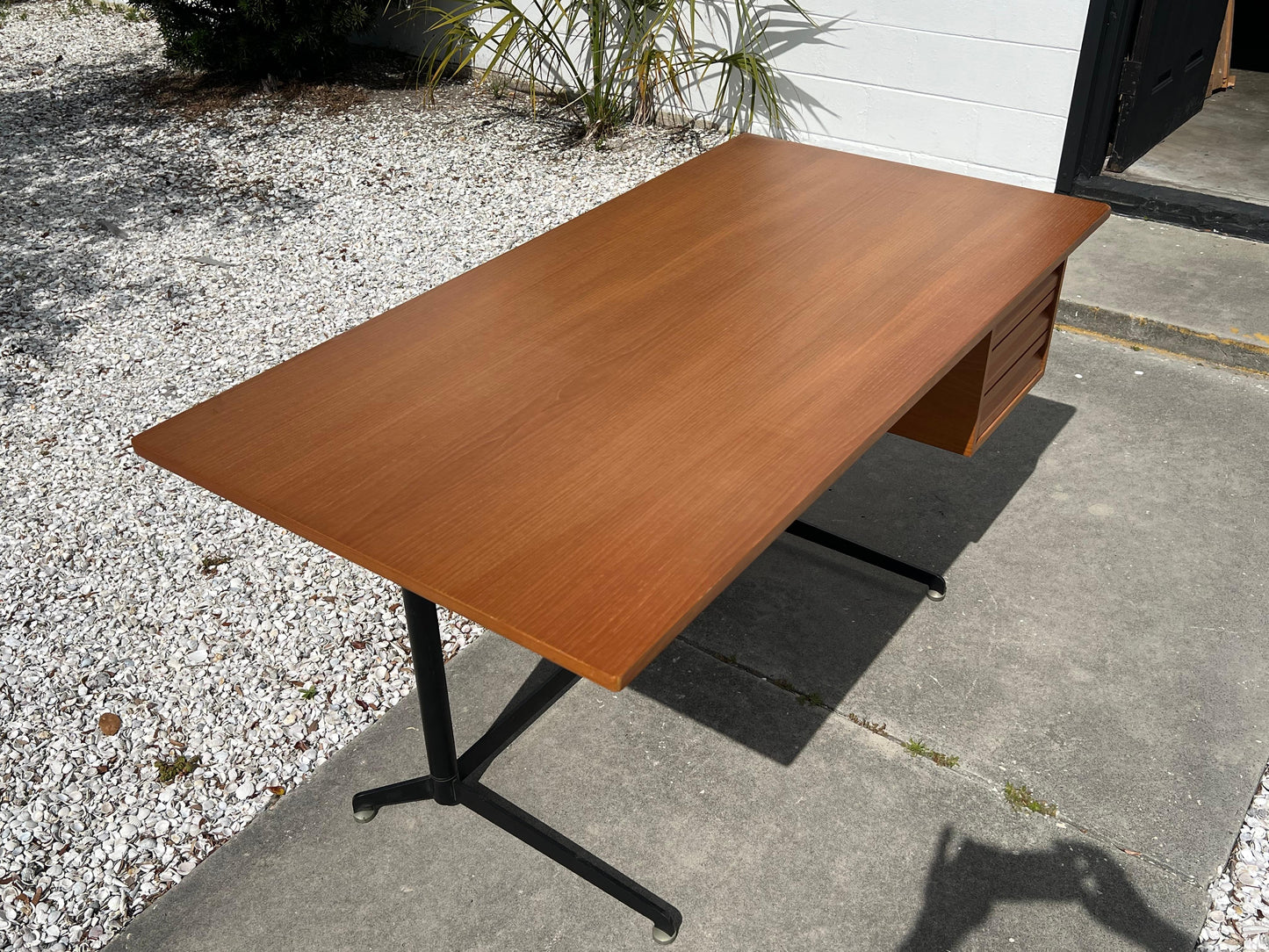 Frisman Vintage Osvaldo Borsani for Tecno Desk, circa 1950s