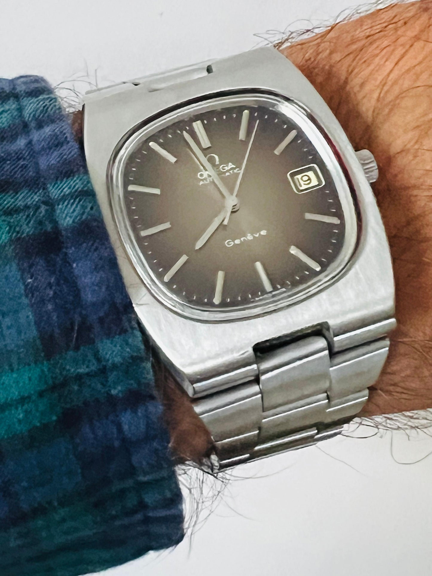 Frisman Vintage 1970's Omega Geneve Vintage Mens TV Shaped Watch with Original Tropical Dial
