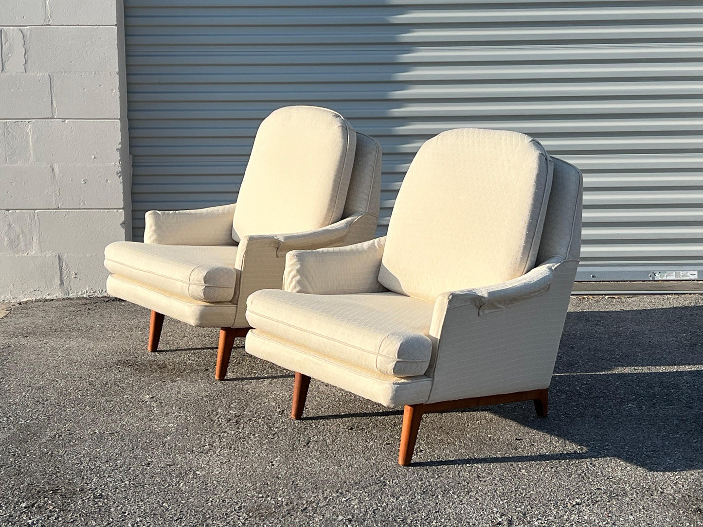 Frisman Vintage A Pair Of Wormley Dunbar Chairs From The Janus Collection Ca' 1960's