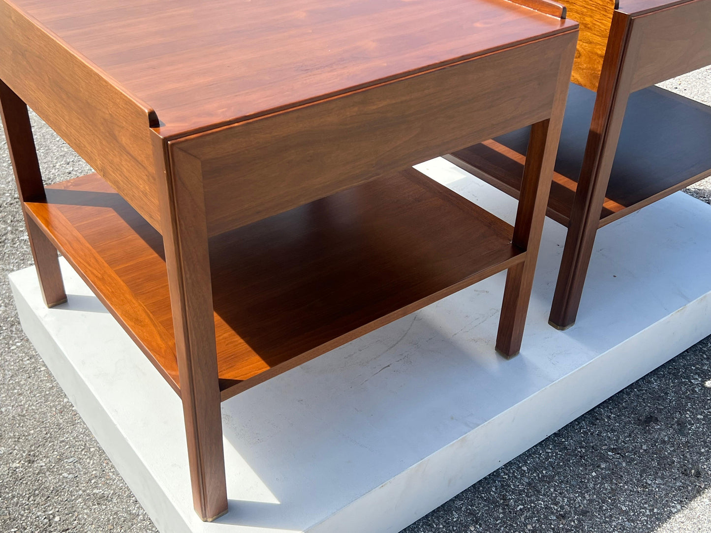 Frisman Vintage A Pair Of Classic End Tables By Edward Wormley For Dunbar In Walnut Ca' 1960's