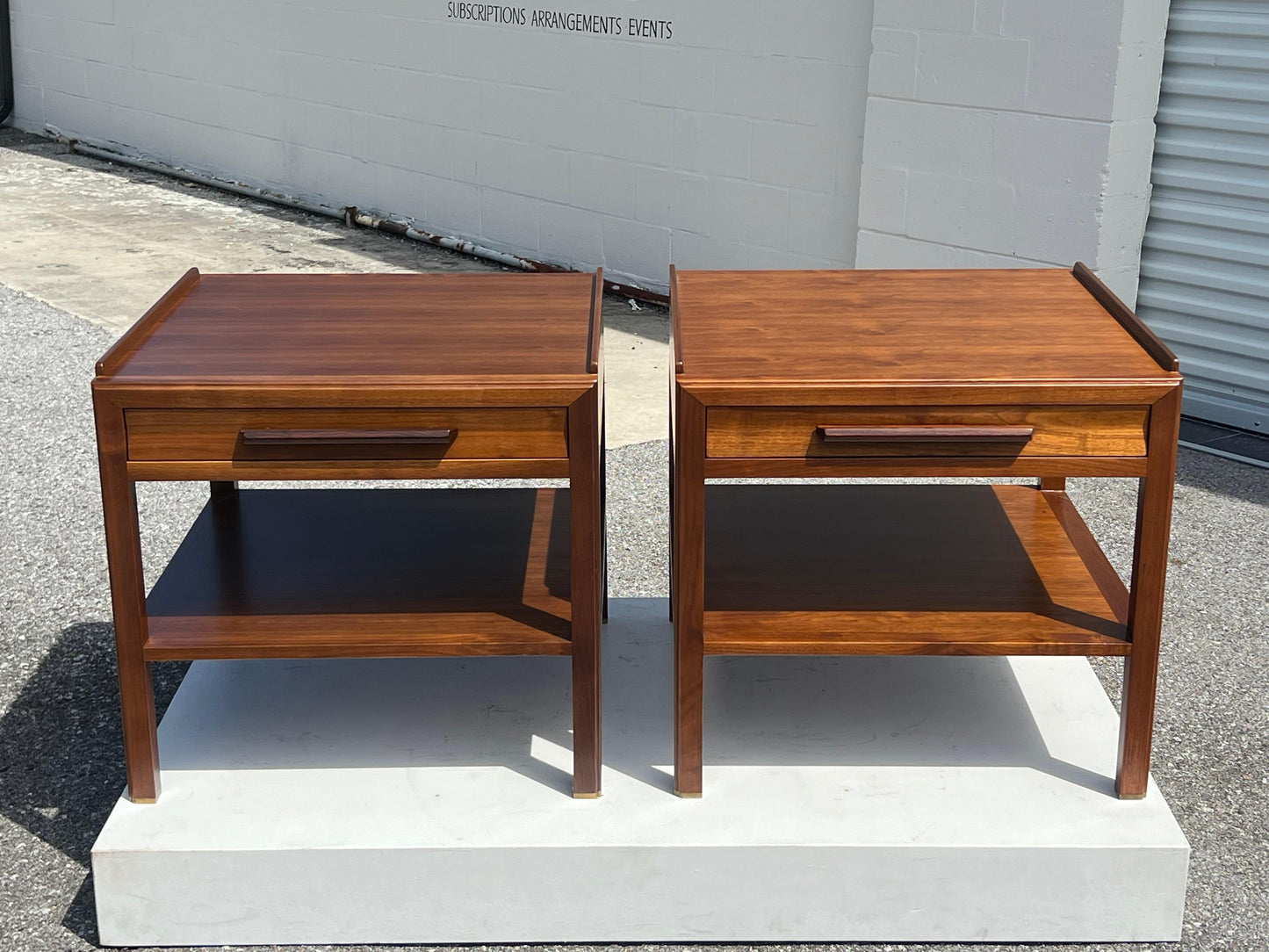 Frisman Vintage A Pair Of Classic End Tables By Edward Wormley For Dunbar In Walnut Ca' 1960's