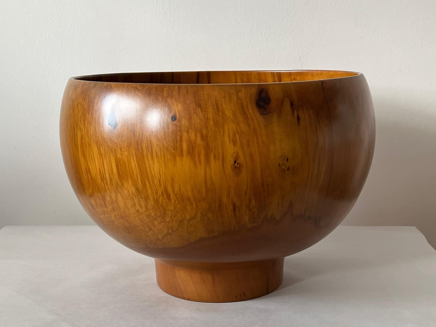 Frisman Vintage Ed Moulthrop Large Bowl in Figured Sweetgum Wood