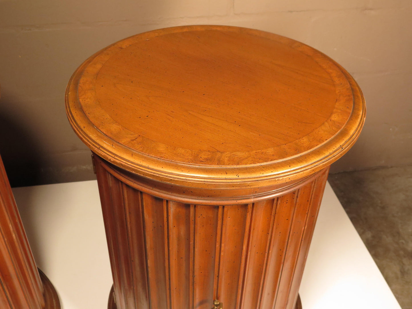 Frisman Vintage Pair of Burlwood Pedestal Tables with Speckled Finish
