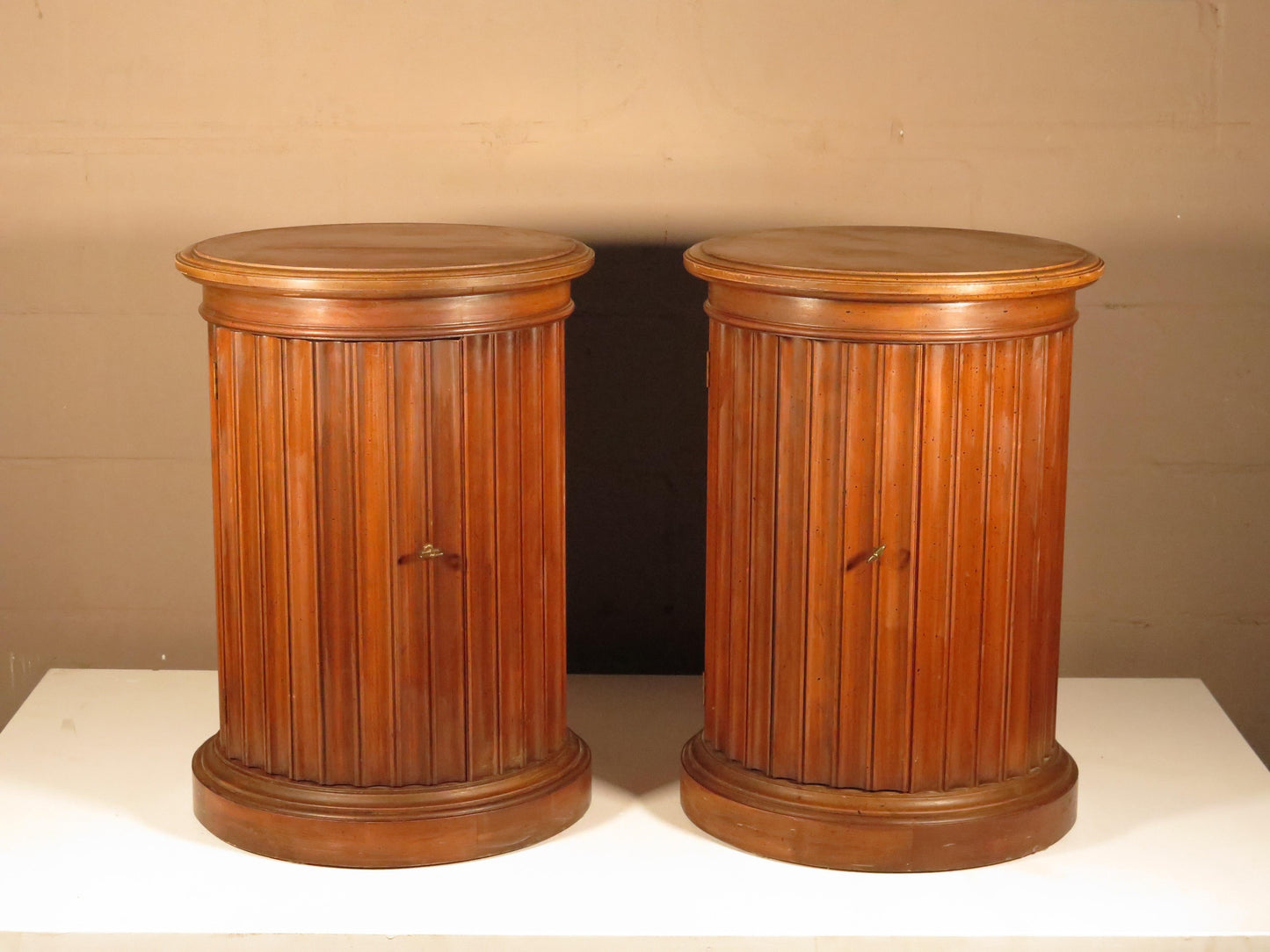 Frisman Vintage Pair of Burlwood Pedestal Tables with Speckled Finish