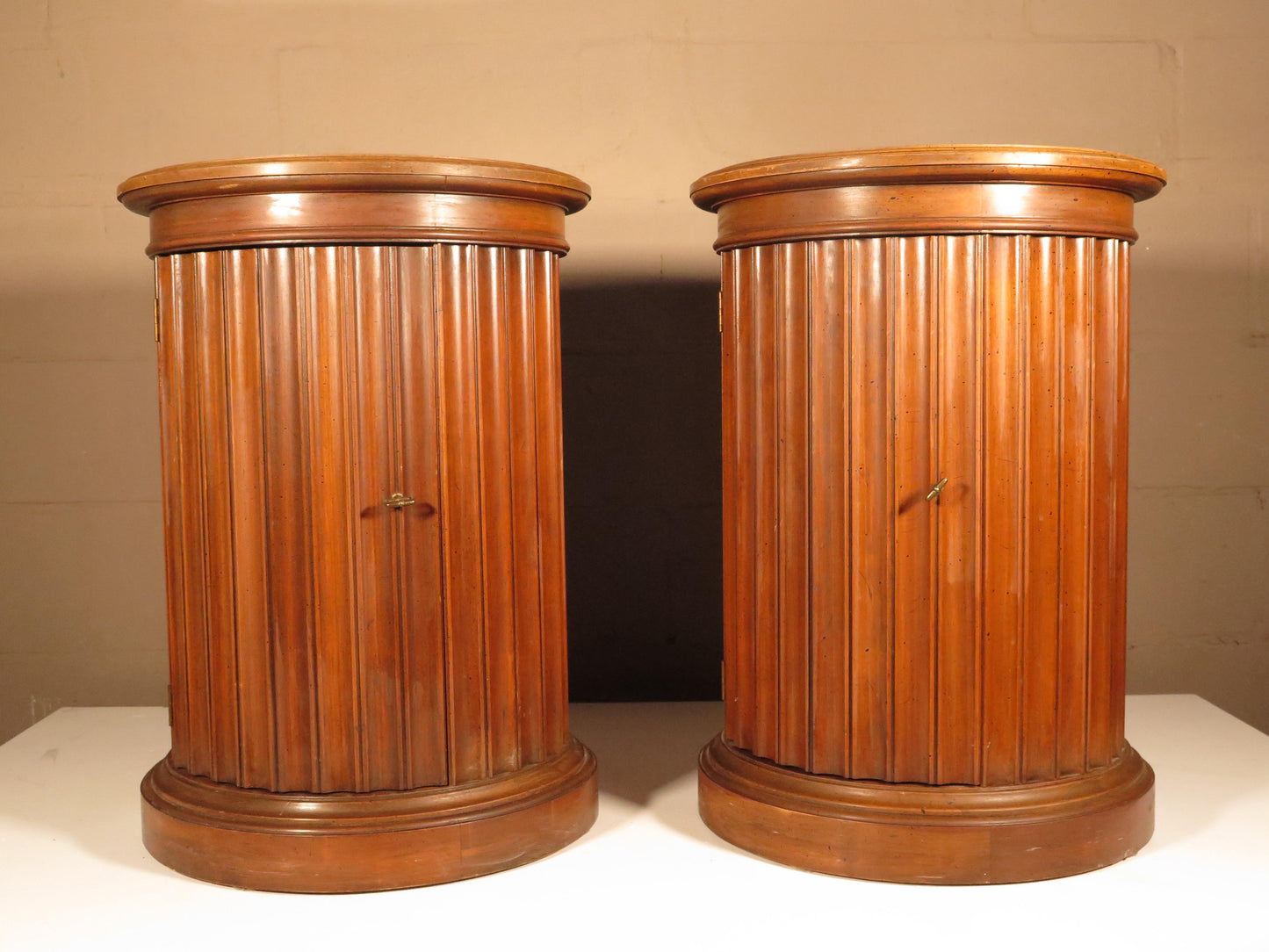 Frisman Vintage Pair of Burlwood Pedestal Tables with Speckled Finish