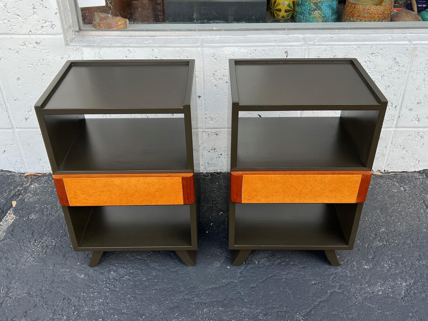 Frisman Vintage Pair of Elegant Nightstands by Rway Art Deco 1940's
