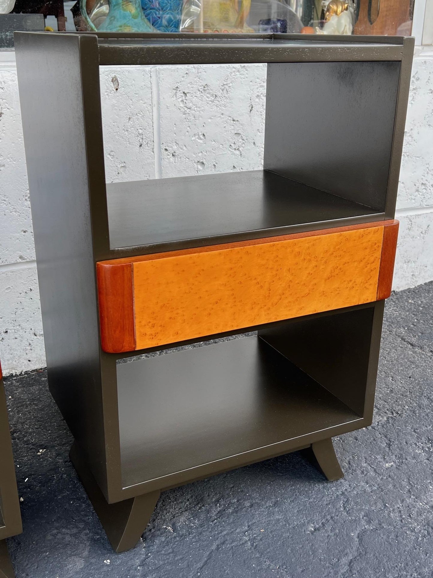 Frisman Vintage Pair of Elegant Nightstands by Rway Art Deco 1940's