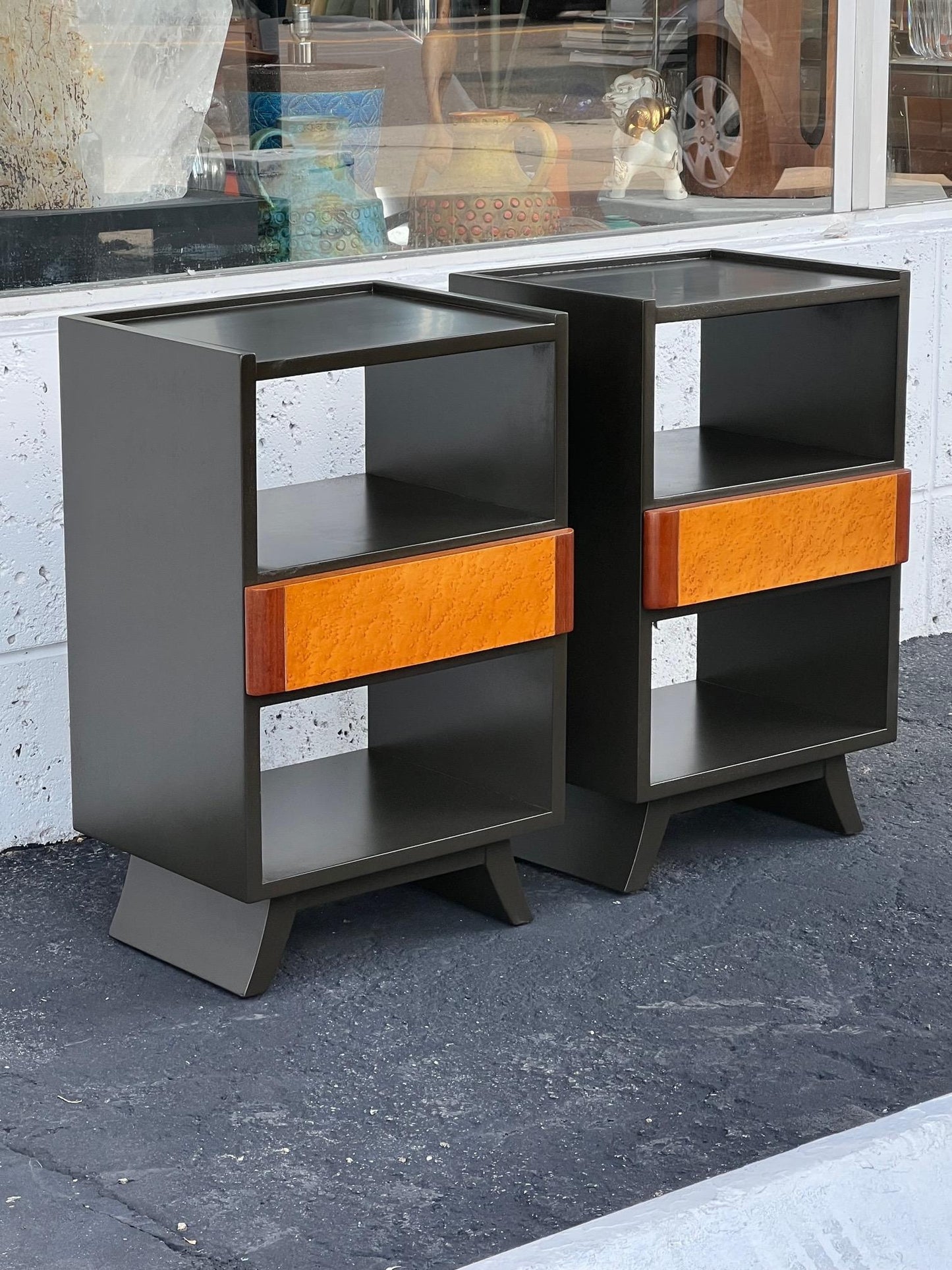 Frisman Vintage Pair of Elegant Nightstands by Rway Art Deco 1940's