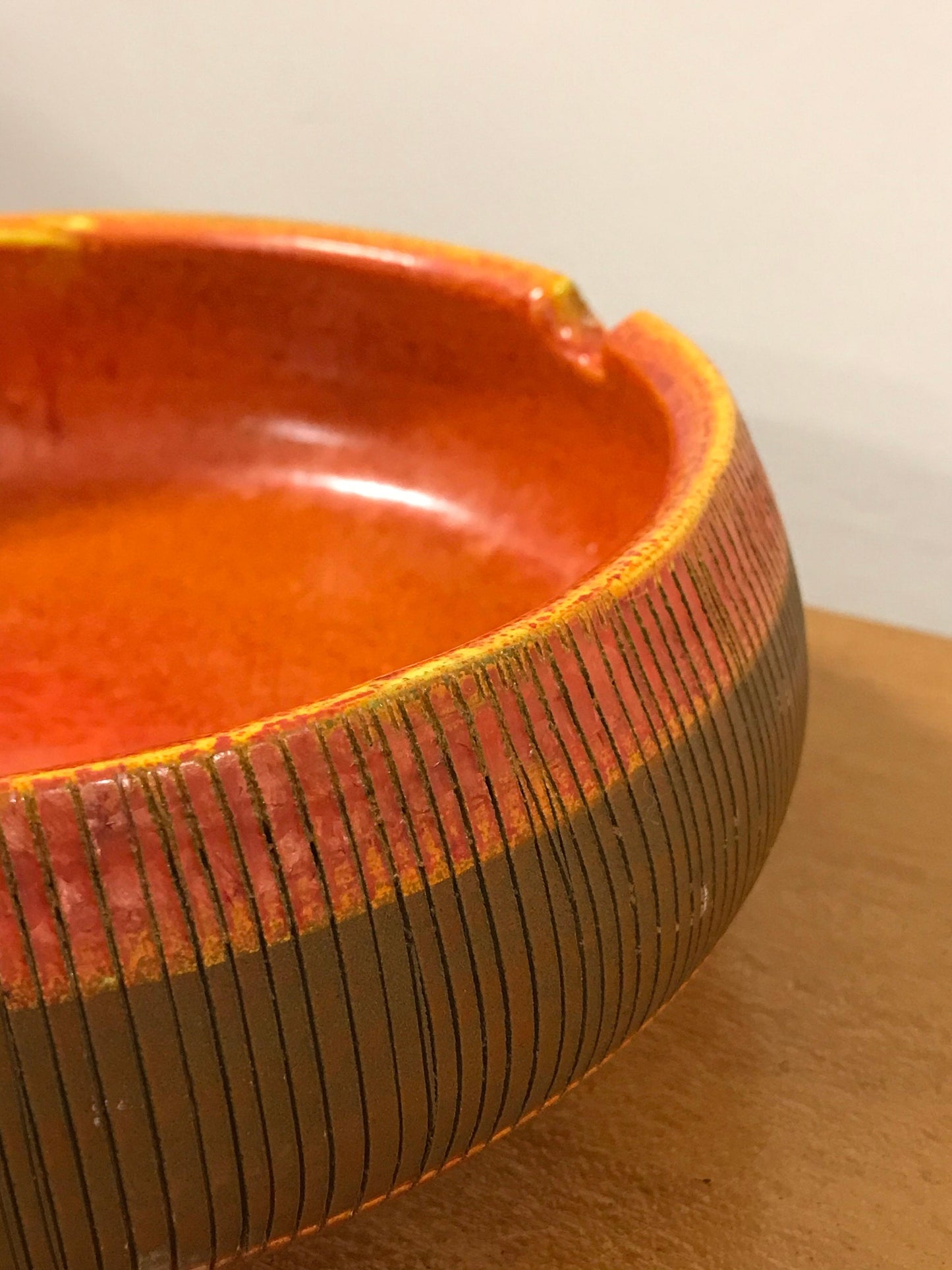 Frisman Vintage Aldo Londi for Bitossi Large Ashtray or Catchall, Italian Ceramic