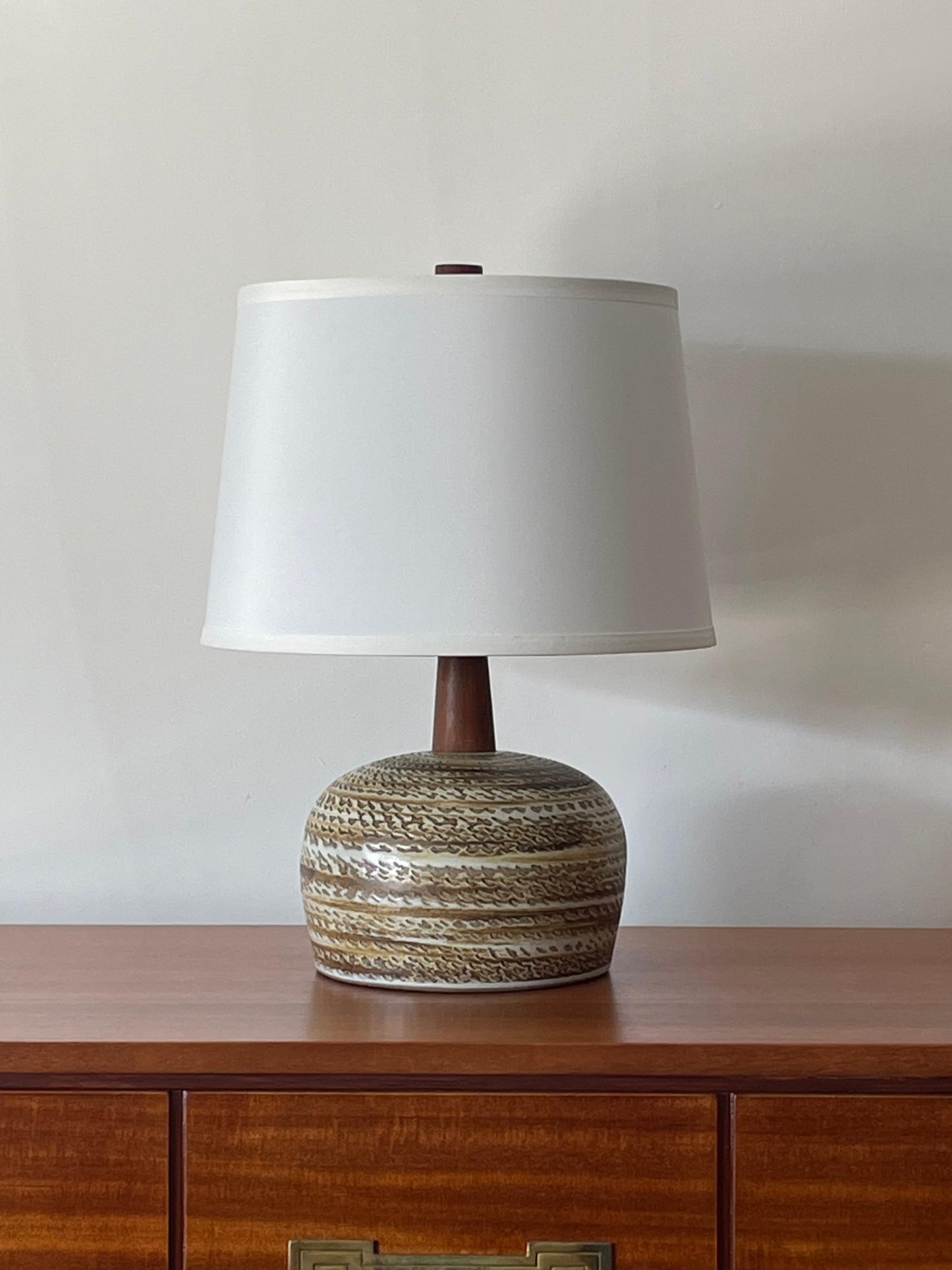Frisman Vintage Jane and Gordon Martz Ceramic Table Lamp, Walnut and Ceramic