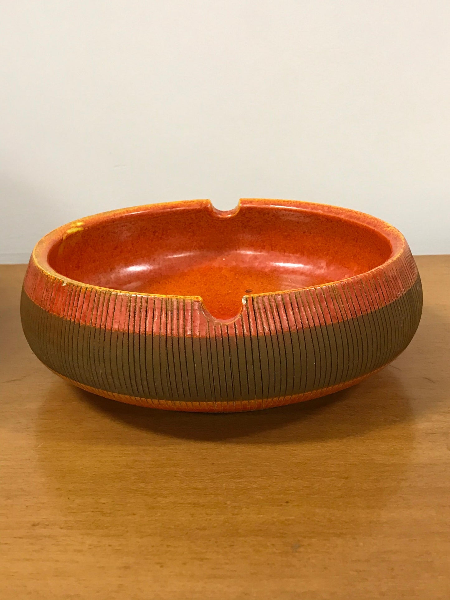 Frisman Vintage Aldo Londi for Bitossi Large Ashtray or Catchall, Italian Ceramic