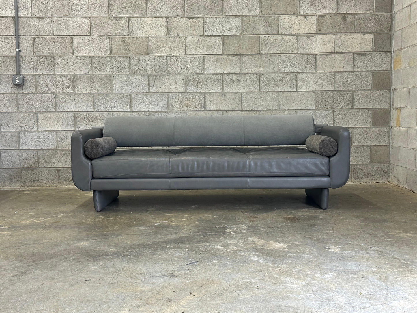 Frisman Vintage Vladimir Kagan “Matinee” Sofa/ Daybed for American Leather, Postmodern